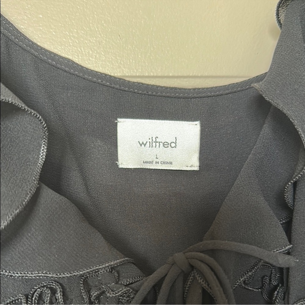 Aritzia Wilfred Amore Camisole 🖤 - Picture 4 of 4